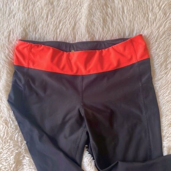 Xersion Workout Capris Leggings Pants - Picture 3 of 5